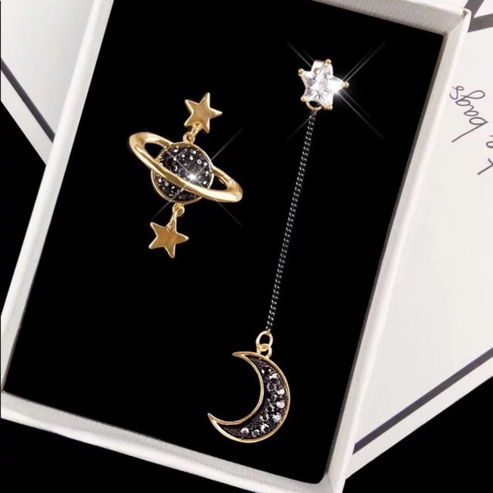 NWT Moon Planet Asymmetric Earrings